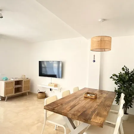 Duplex 6 Personas En Zona Tranquila דירה *